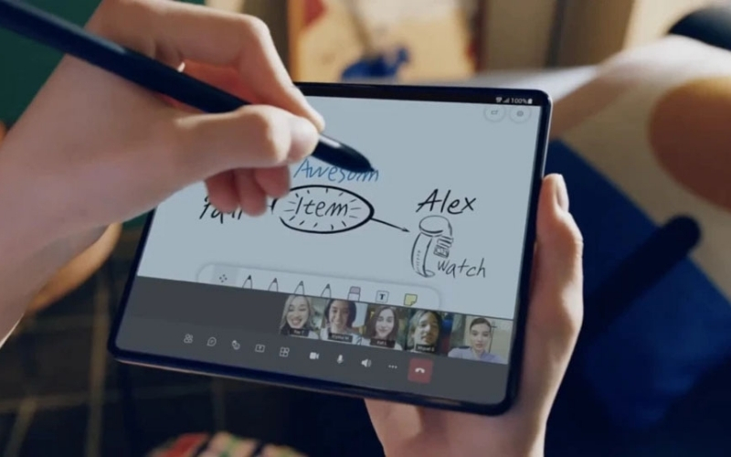 TouchWiz c&oacute; t&iacute;ch hợp cả S Pen mang đến cho người d&ugrave;ng nhiều tiện &iacute;ch